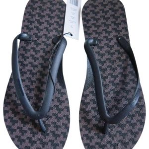 NWT Theory Brown and Black Flip Flips Size 8